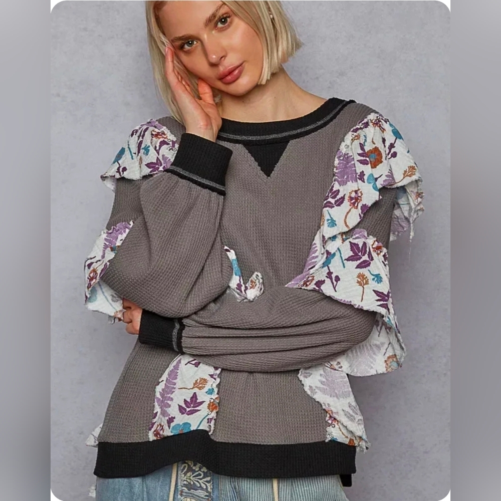 NEW!!! POL Floral Ruffle Gray Sweater, Sz Large, NWT - Picture 2 of 4